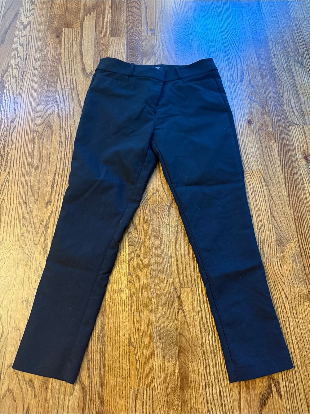 LOFT Lady’s Black Skinny Dress Pants - Classic Straight Fit